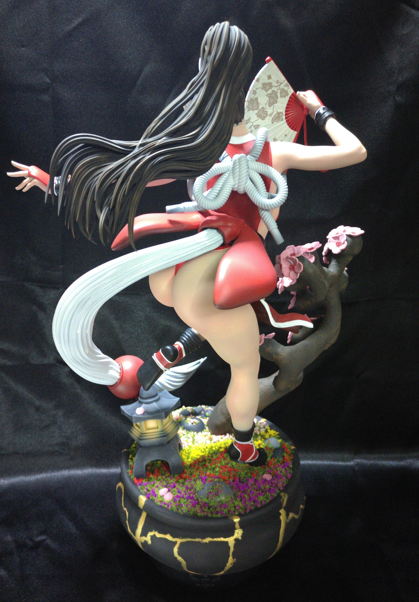Mai Shiranui - 1:4 Scale - 3D Printed, PAINTED, unassembled WITH MAGNETS - Model Designed by Abe3D